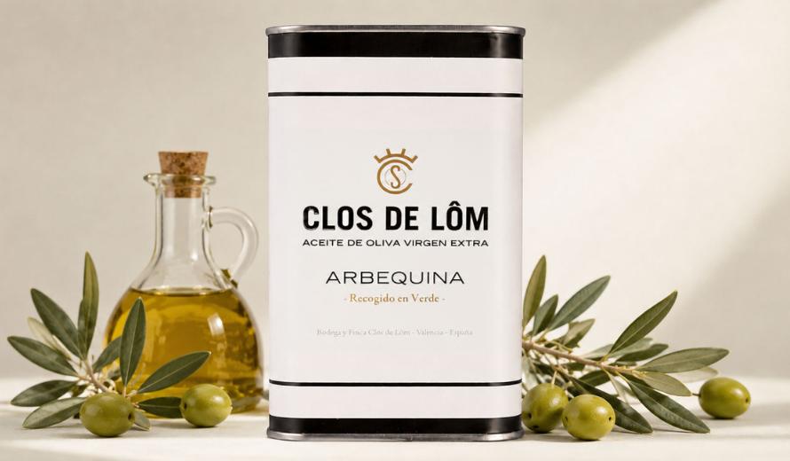 Guía sobre etiquetas para aceite de oliva: materiales antigrasa, tintas de baja migración y normativa aplicable en España.